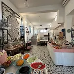 S'ortale Possibilita Di Parcheggio Interno E Ristorante All'aperto 奥罗塞伊