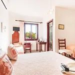 S'ortale Possibilita Di Parcheggio Interno E Ristorante All'aperto 奥罗塞伊