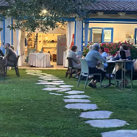 S'ortale Con Parcheggio Interno E Ristorante All'aperto 3*