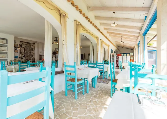 S'ortale Possibilita Di Parcheggio Interno E Ristorante All'aperto Orosei