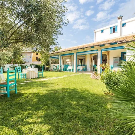 Hotel S'ortale Possibilita Di Parcheggio Interno E Ristorante All'aperto Orosei