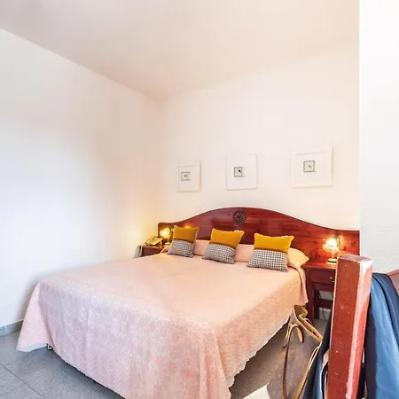 S'ortale Con Parcheggio Interno E Ristorante All'aperto Orosei