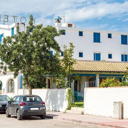 S'ortale Con Parcheggio Interno E Ristorante All'aperto 3* Orosei