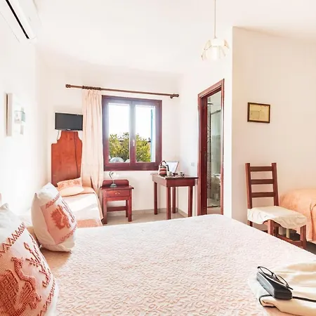 S'ortale Possibilita Di Parcheggio Interno E Ristorante All'aperto Hotel Orosei