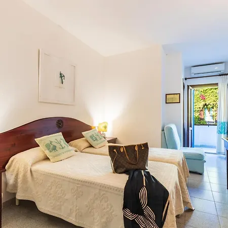 S'ortale Con Parcheggio Interno E Ristorante All'aperto 3* Orosei