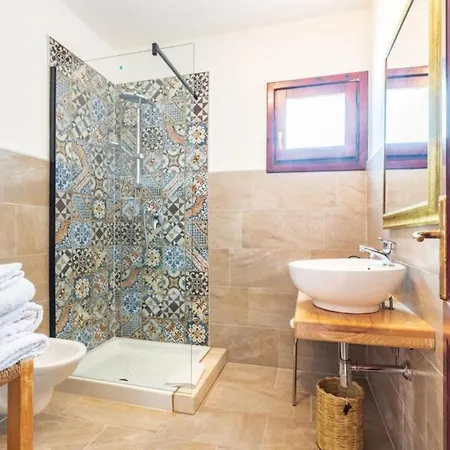 S'ortale Possibilita Di Parcheggio Interno E Ristorante All'aperto 3* אורוסיי