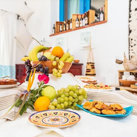 Отель S'ortale Con Parcheggio Interno E Ristorante All'aperto Орозеи
