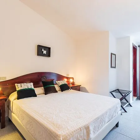 Hotel S'ortale Con Parcheggio Interno E Ristorante All'aperto 3*