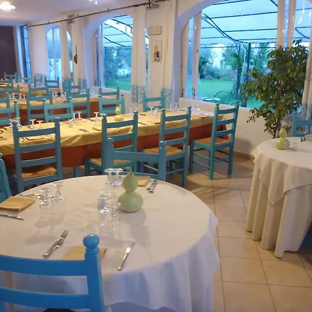S'ortale Possibilita Di Parcheggio Interno E Ristorante All'aperto Hotel 3*