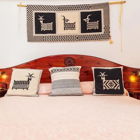 S'ortale Possibilita Di Parcheggio Interno E Ristorante All'aperto