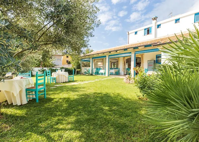 ホテル S'ortale Possibilita Di Parcheggio Interno E Ristorante All'aperto オロゼーイ