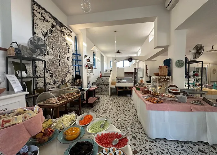 S'ortale Possibilita Di Parcheggio Interno E Ristorante All'aperto Orosei