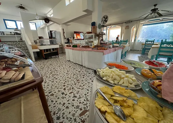 S'ortale Possibilita Di Parcheggio Interno E Ristorante All'aperto