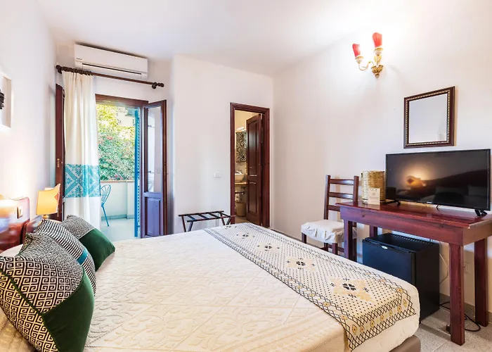 S'ortale Possibilita Di Parcheggio Interno E Ristorante All'aperto ホテル 3*